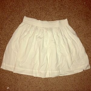 Banana Republic white skirt